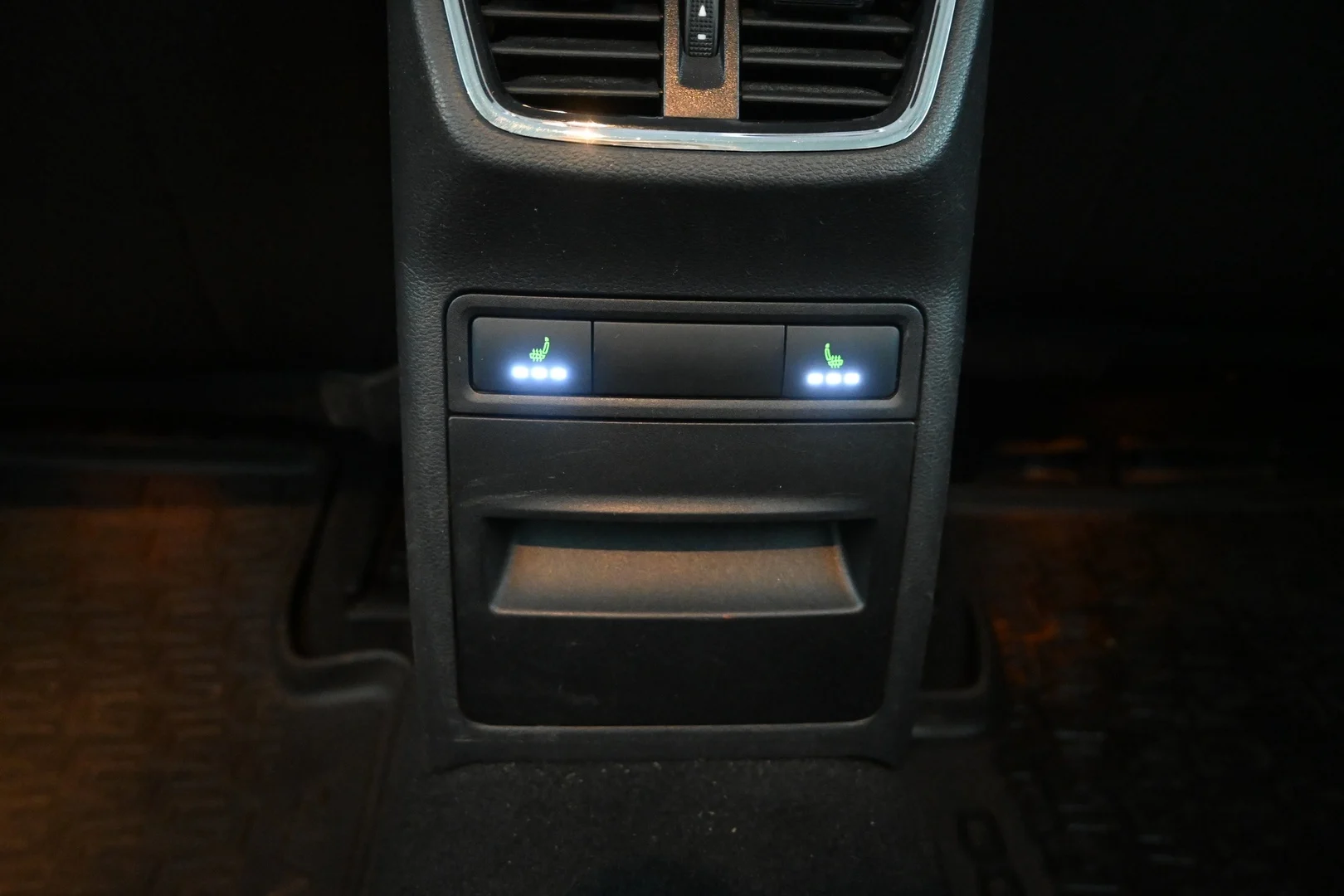 Car Image - 2jeUVmvuR6iexQilU8ESJT