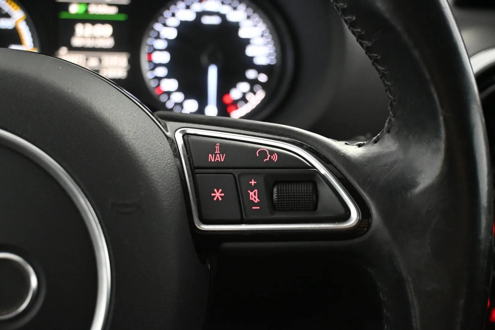 Car Image - 4d0YitdyYyrJINQ8OLi2hl