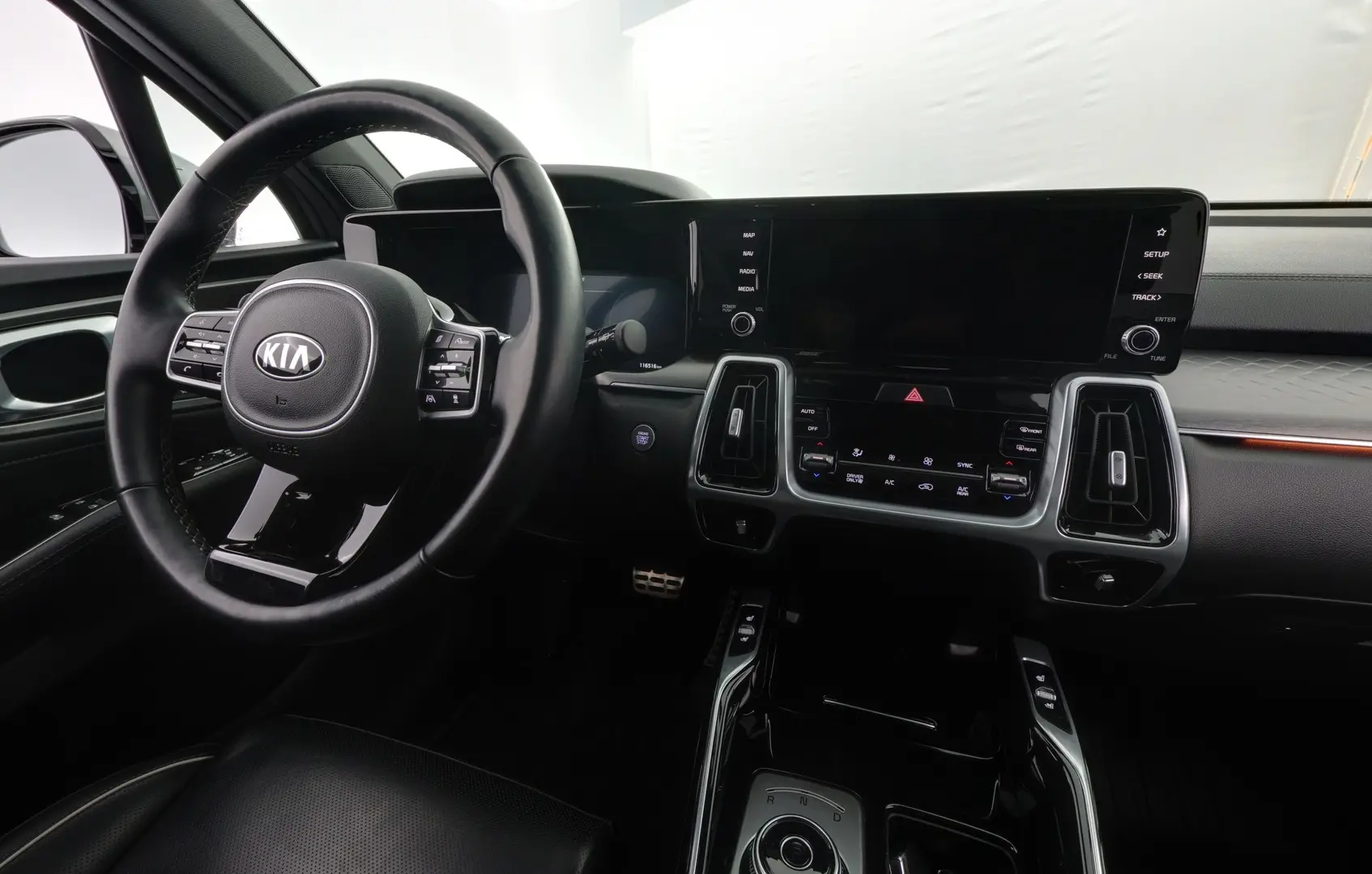 Car Image - 1Oh8HDA9EIpJNoNBcOuSWT