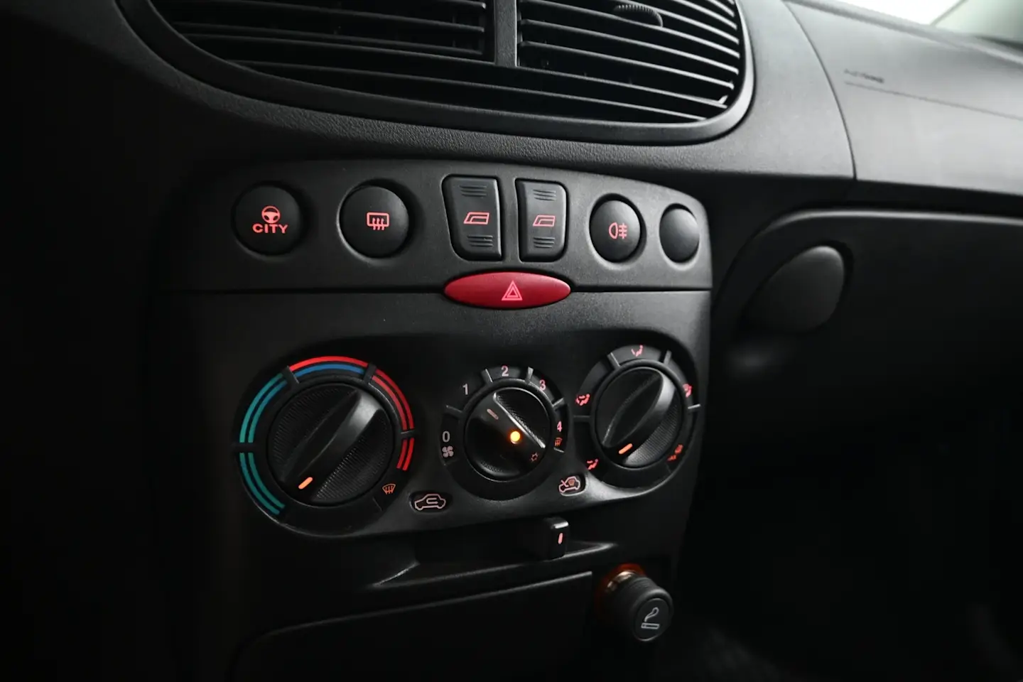 Car Image - Bq50COcCHtyH44y1wFuEy