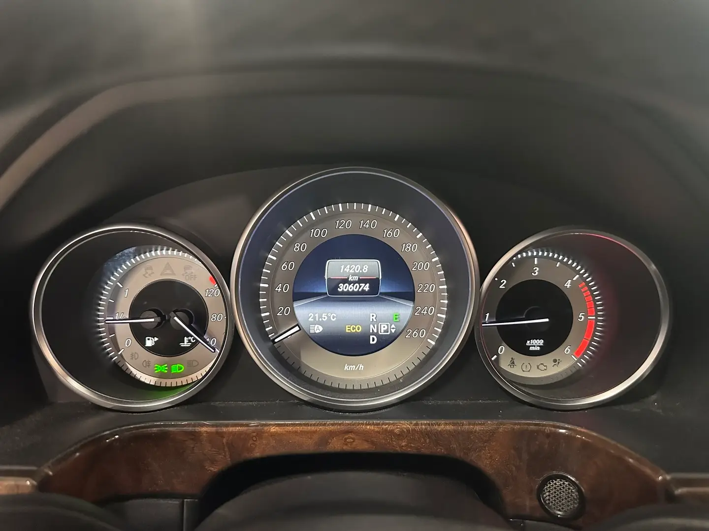 Car Image - 1tLTTPCOTYfw70J1CccihZ