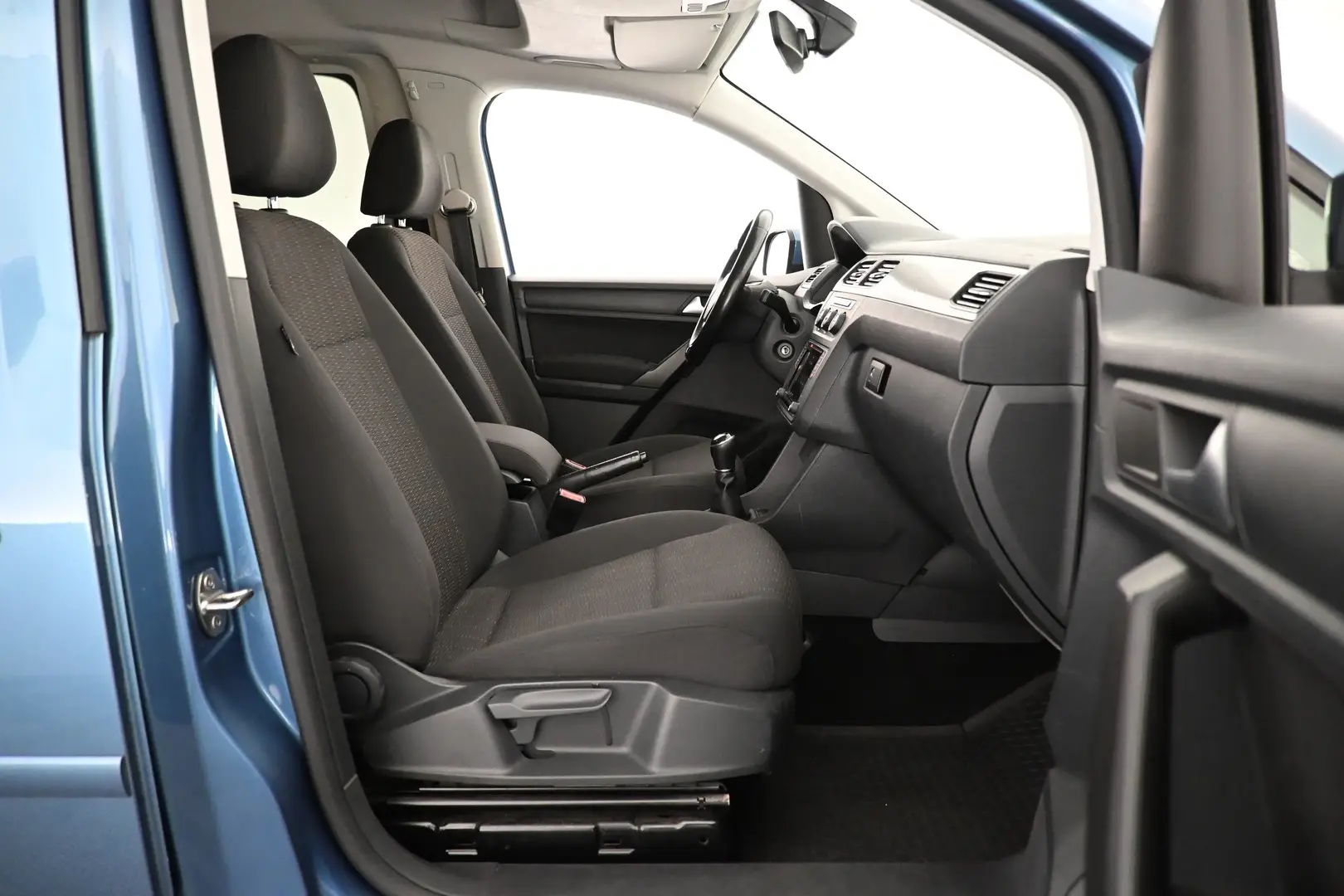 Car Image - 2CJxZB0drtuFc40LycArEv