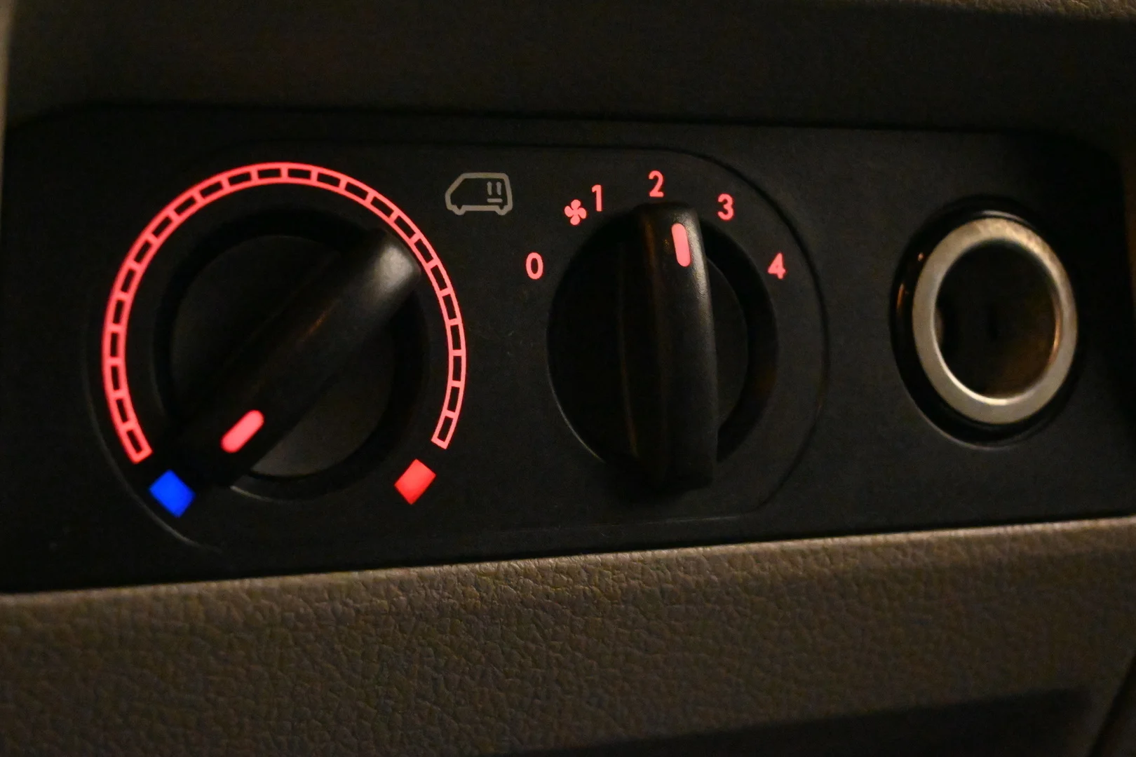 Car Image - 5eIsLSC4l4hdGIUtkmS1dL