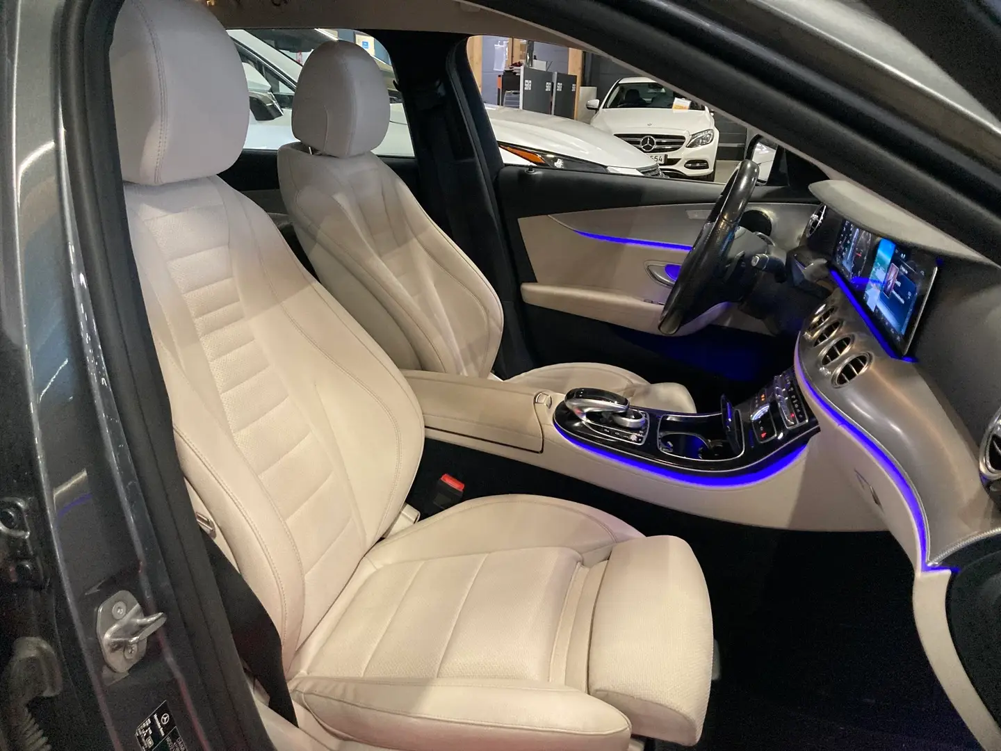 Car Image - 6rU84w8FRS6o0KH0ZQPlxV
