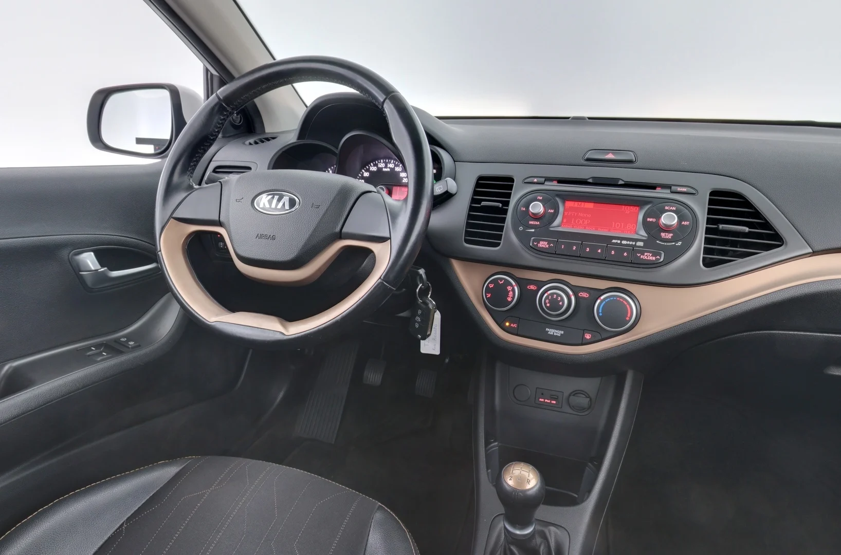 Car Image - 5j8aeG57GO5lUaRpO0f6v6