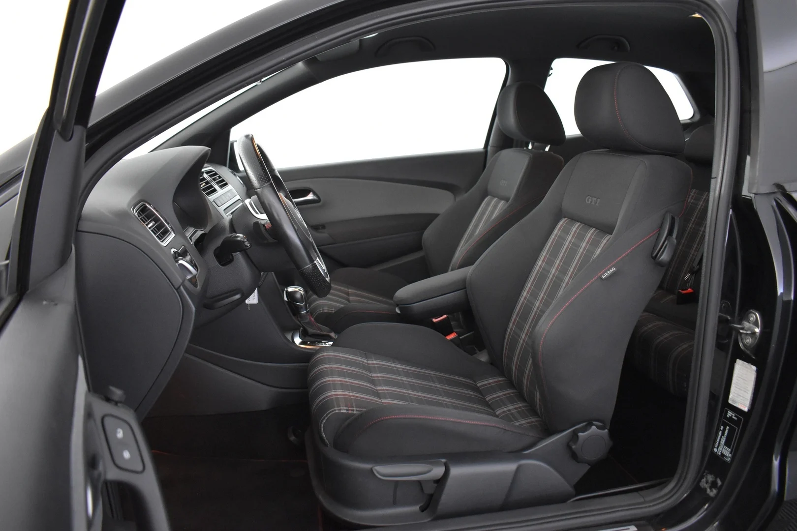 Car Image - 2mSBSBWRvTAjSMesOHEhc5