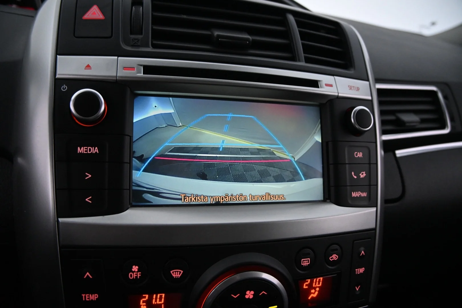 Car Image - 4xOVtSgMLuxktAIE0o2Vfn