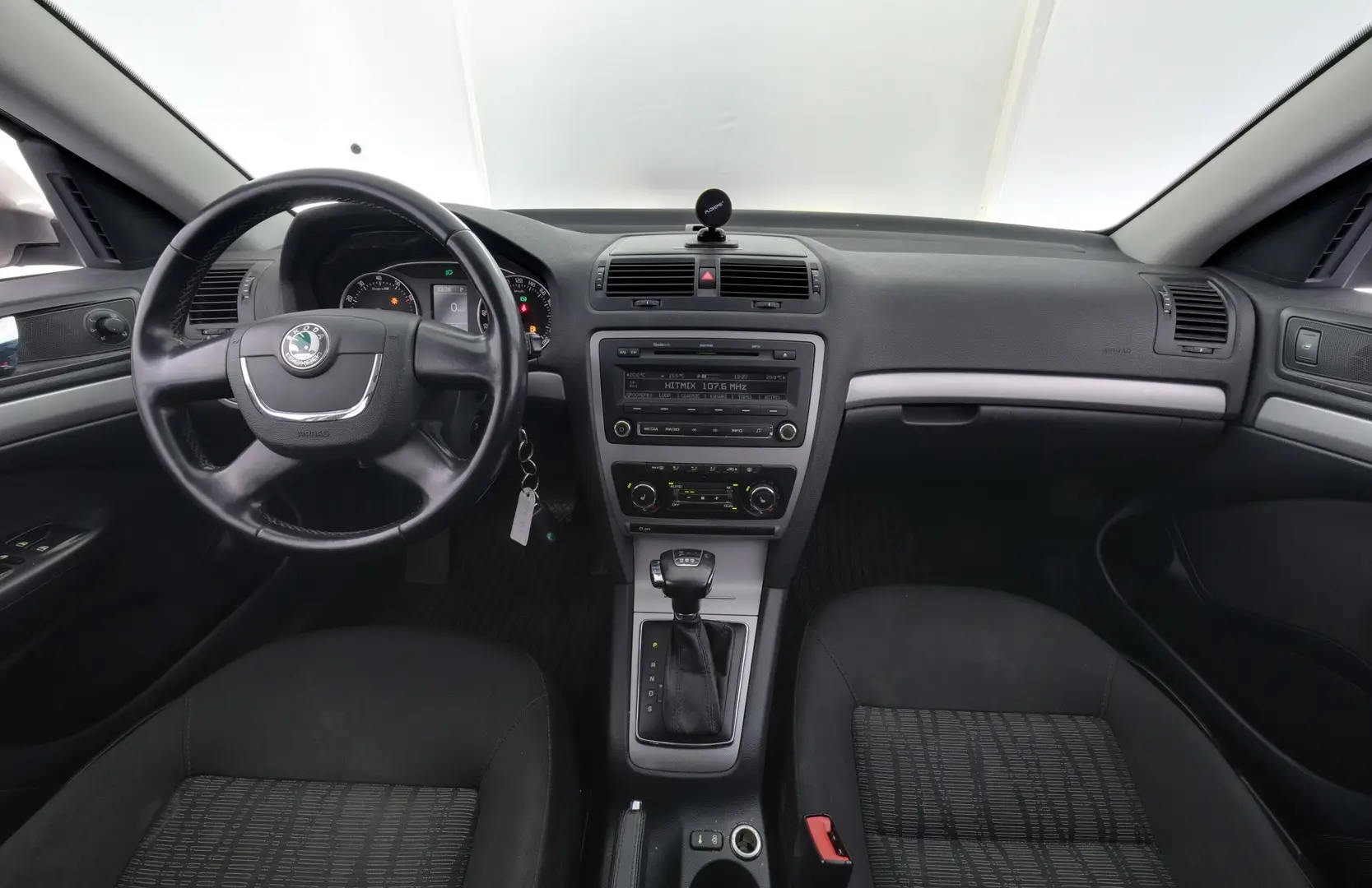 Car Image - 1bHHXrMatAKBNye6f94B2X