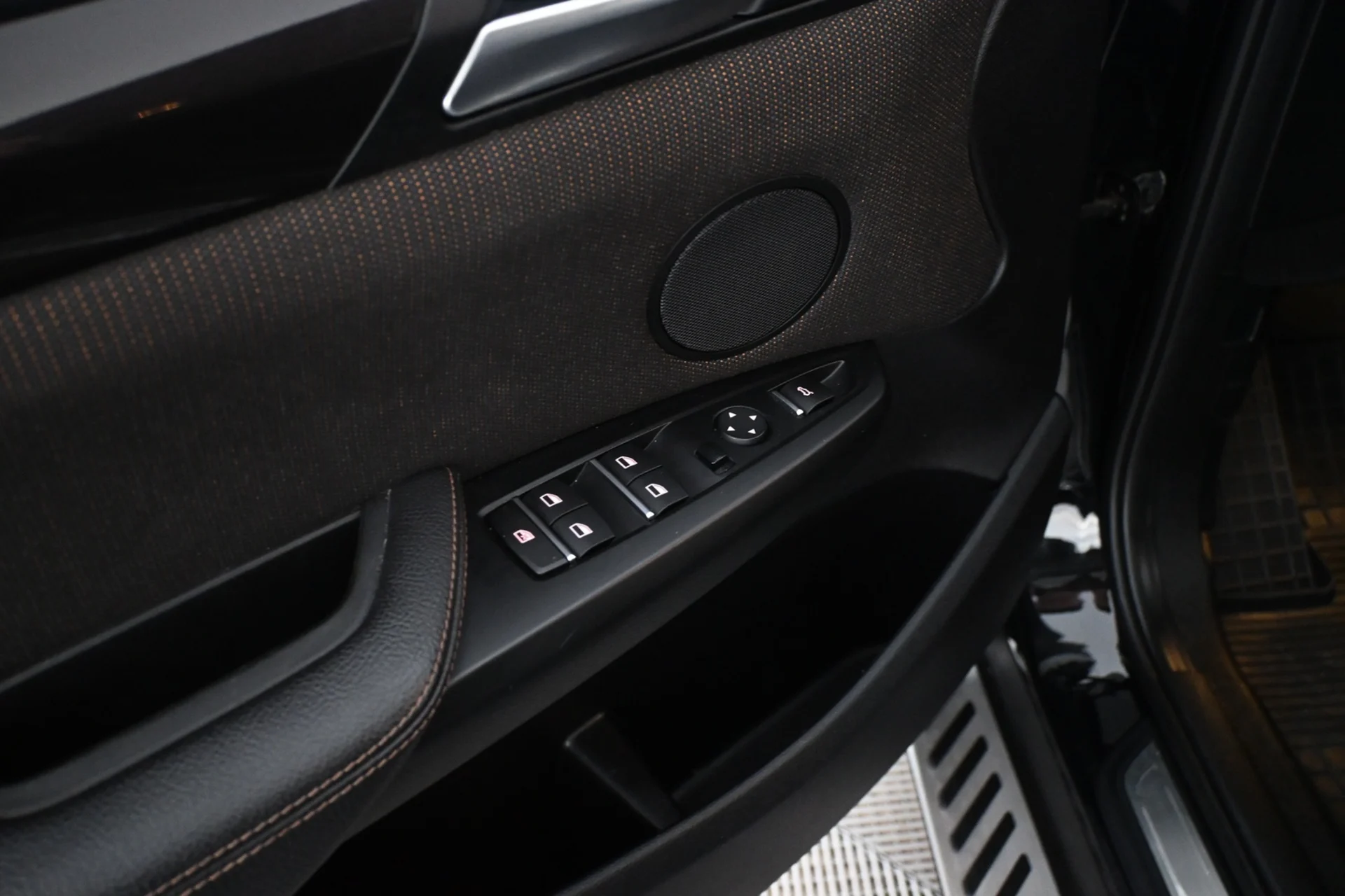 Car Image - 7LIOgXofsTNtxZNjx0lpnx