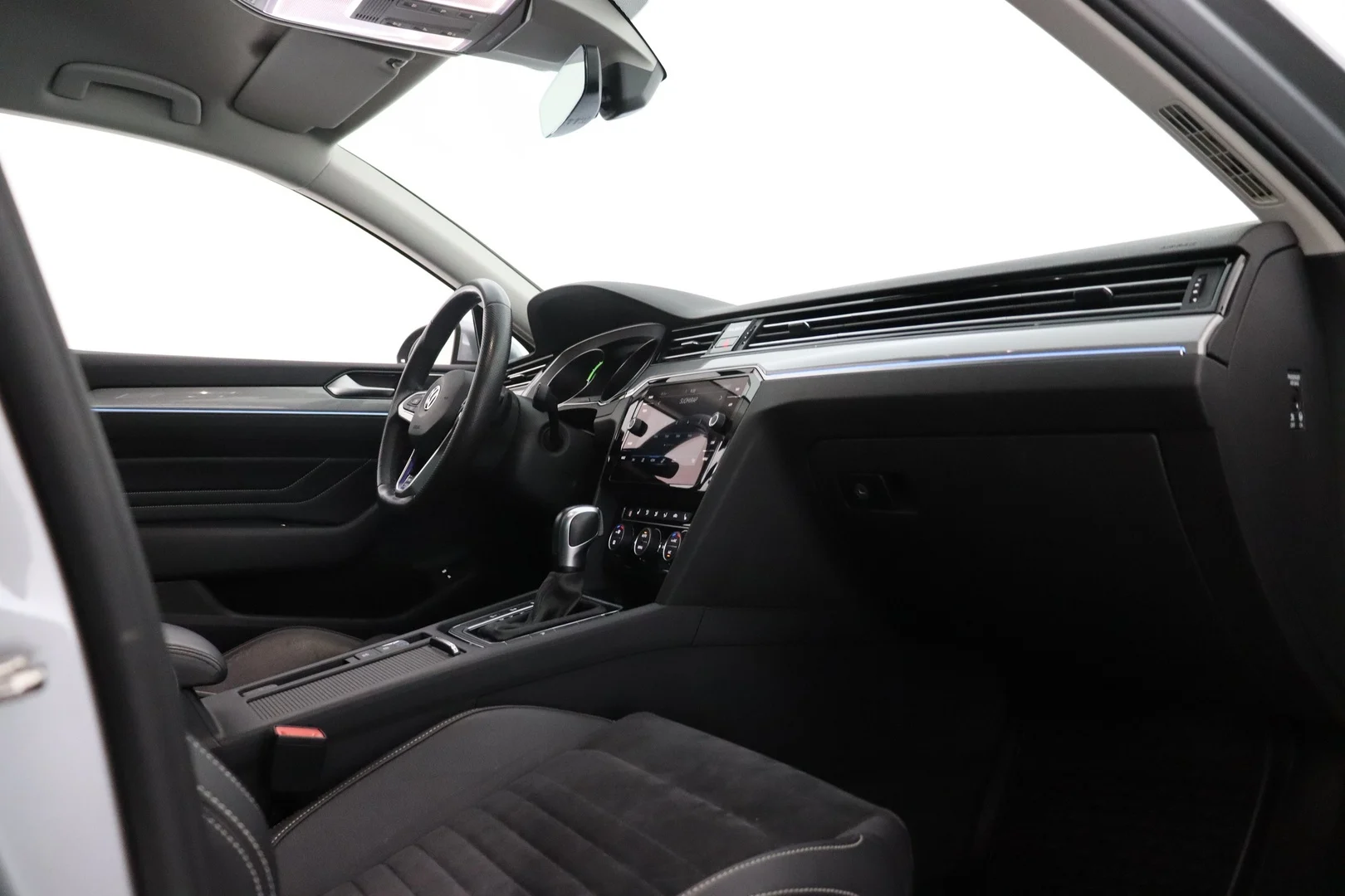 Car Image - 2YuOFJH6hfiJt5jR7scUZ2