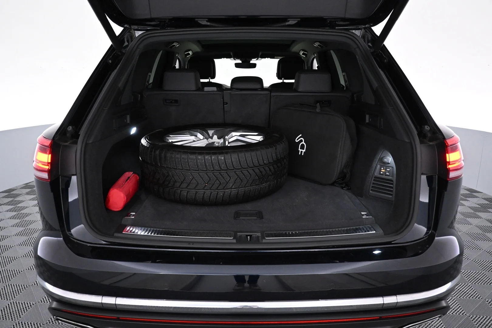 Car Image - xIbrs6Aqvi6sP9Q4q5UVr