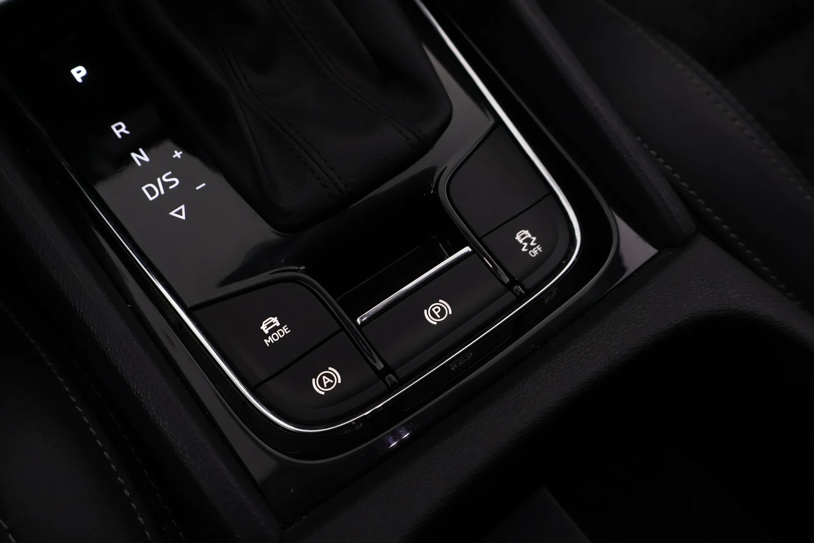 Car Image - 6HlyeyhtvTn4Teg5l5nDWd