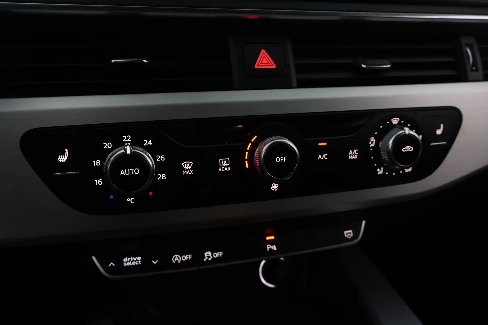 Car Image - 30ww6dfrPnKHOVl7iO23ed