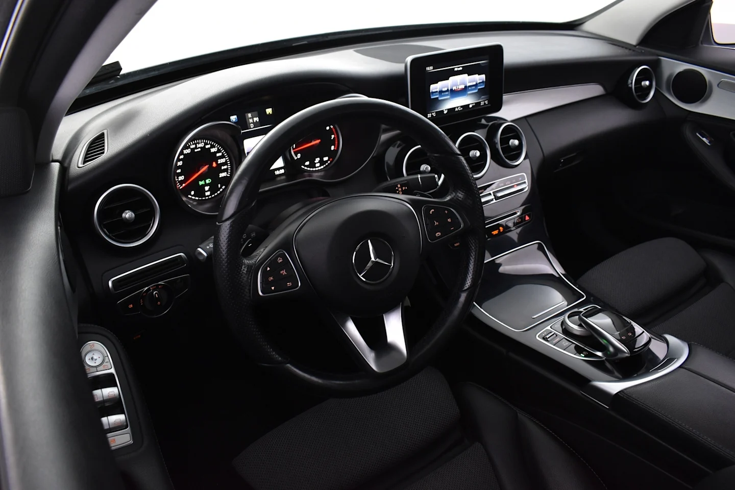 Car Image - 5pwVLF1TJhhO3DxpNDRgwd