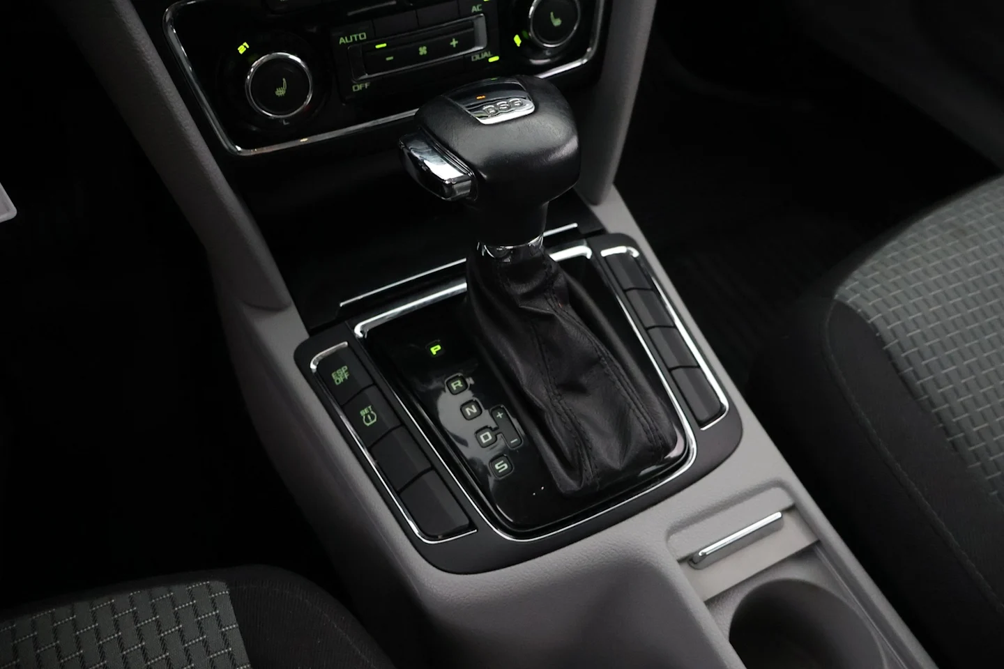 Car Image - FsTkKYT7XoojYjjK0pqFY