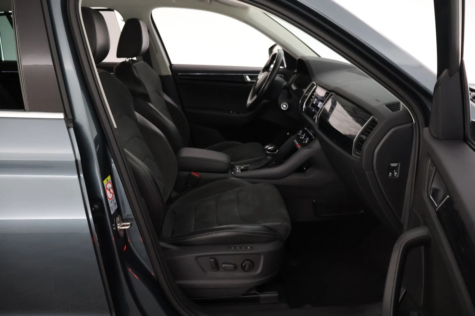 Car Image - 6JUzSTD5EVCjE8EFBwcZnj