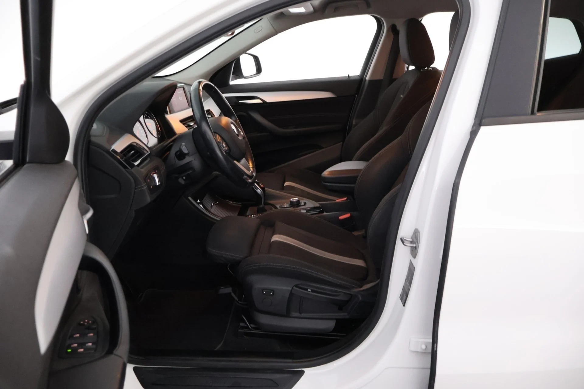 Car Image - SPfWGpQdL23nbqWnrGuDJ