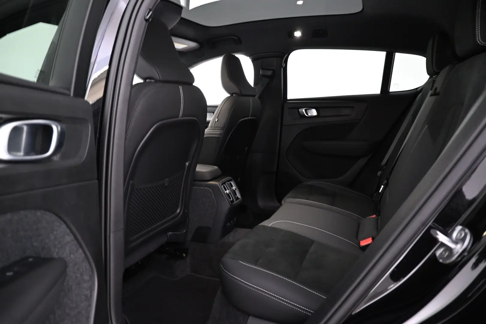 Car Image - 3QUSGtyxDFn3nU3go9embl