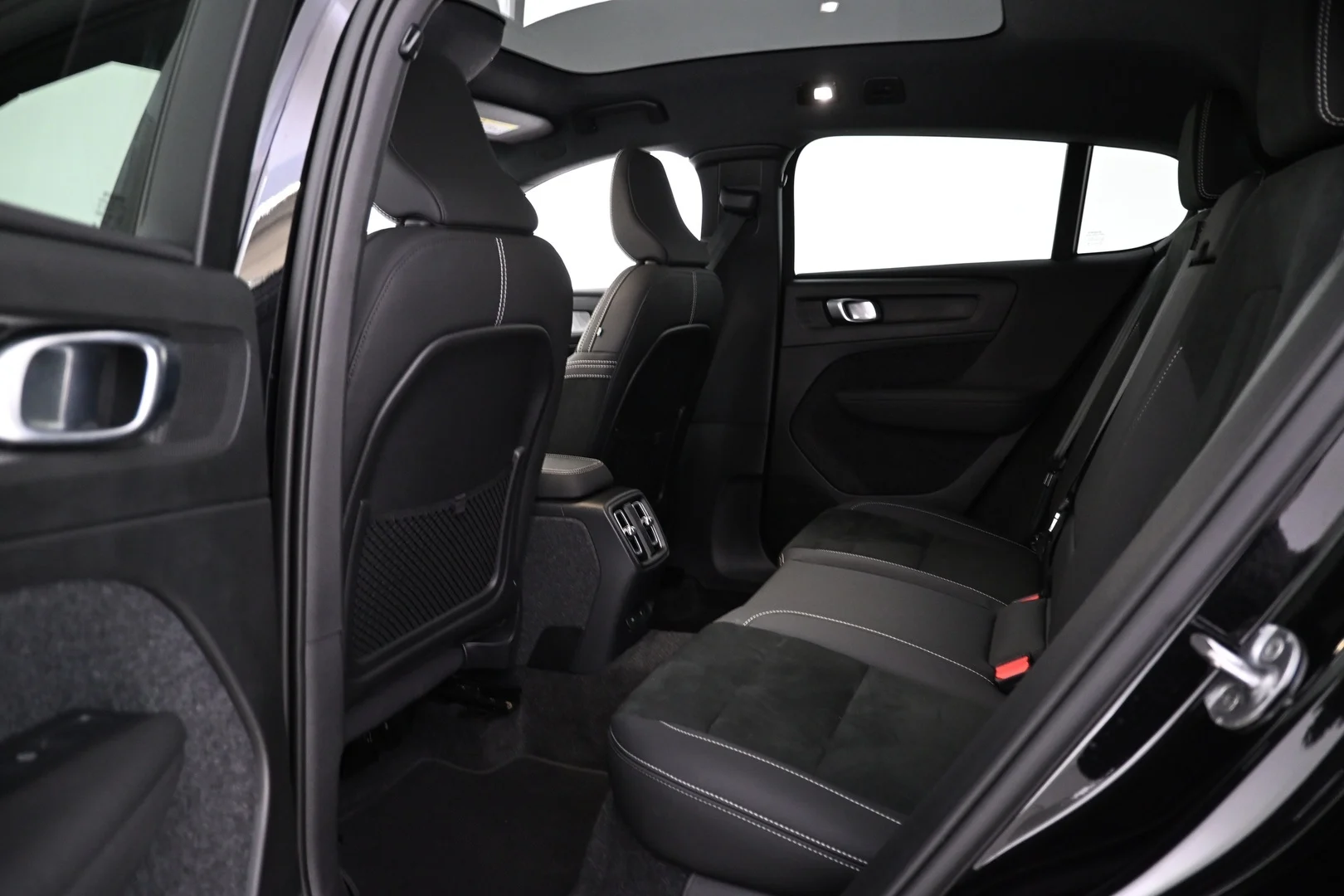 Car Image - 3QUSGtyxDFn3nU3go9embl