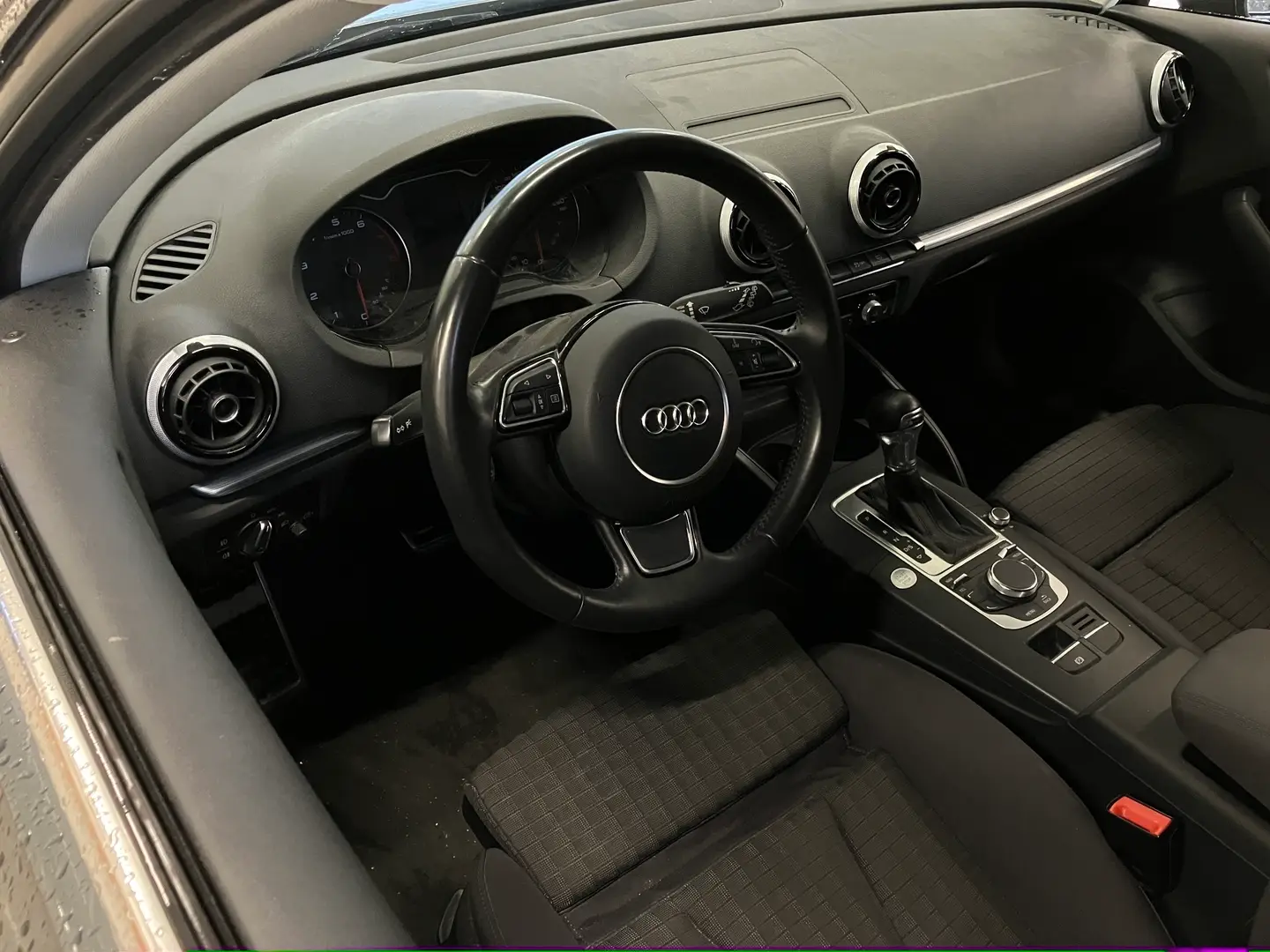 Car Image - ieNdAIYuROZc9wvjiRVPw