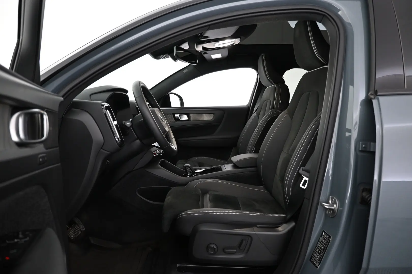Car Image - 18odK4CNlEcjZbroKRNOXd