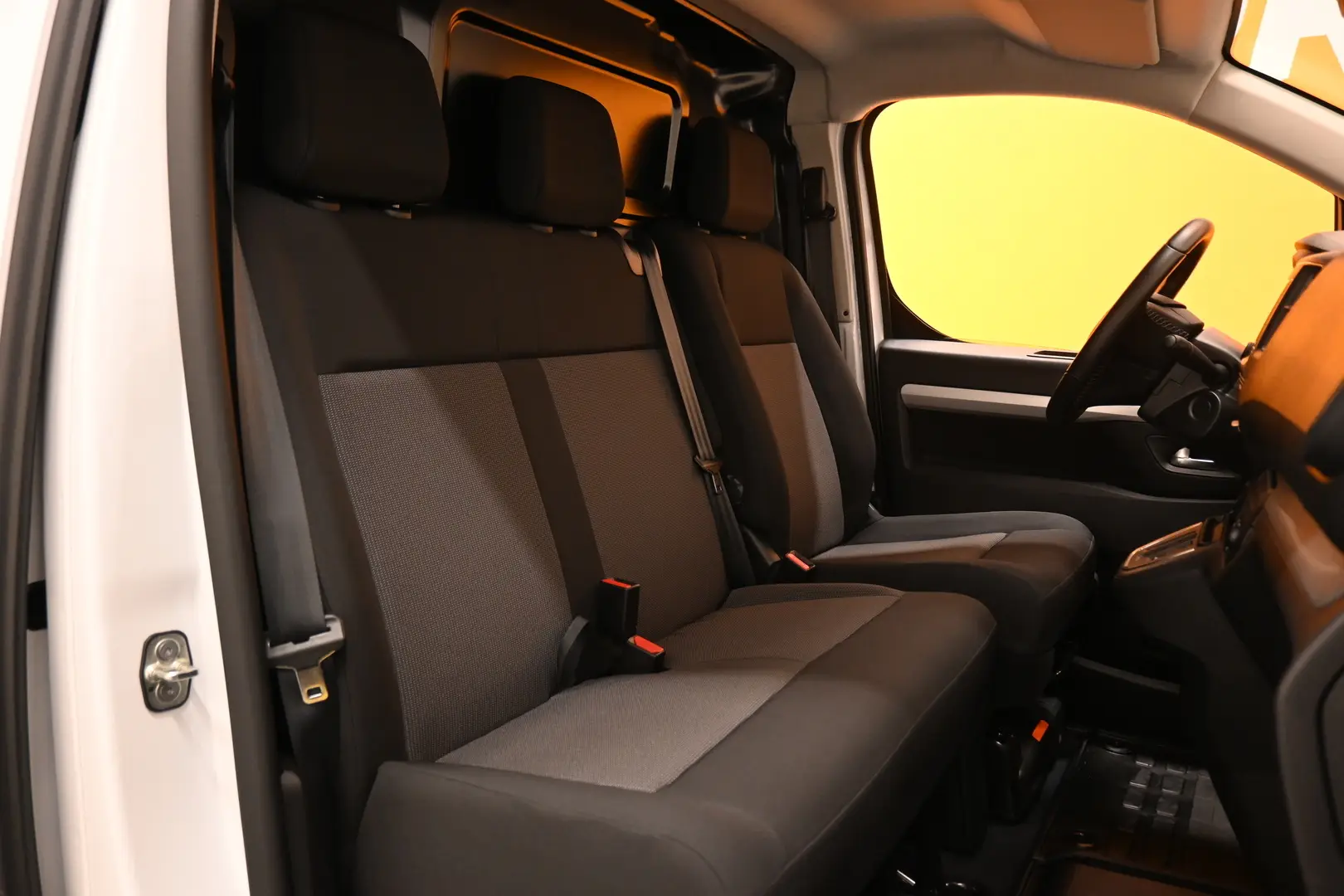 Car Image - 7VWu49Ki36NydwF6YclfS