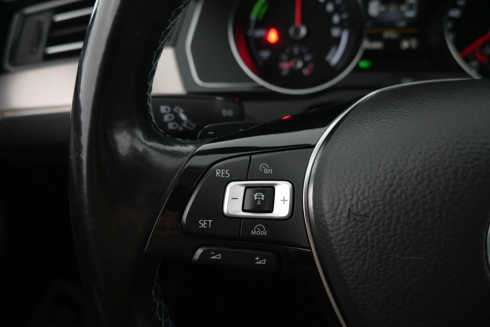 Car Image - 6SVpV2hiP0aGTcV6n4E7Qf
