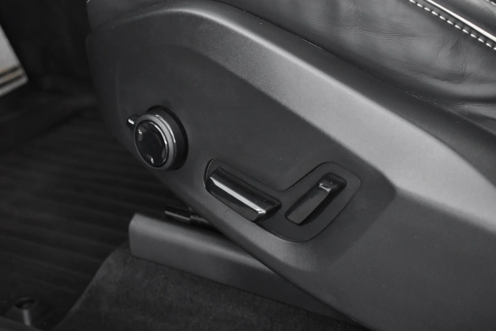 Car Image - 1YjslzIv4MAoj8zM5fVOBe