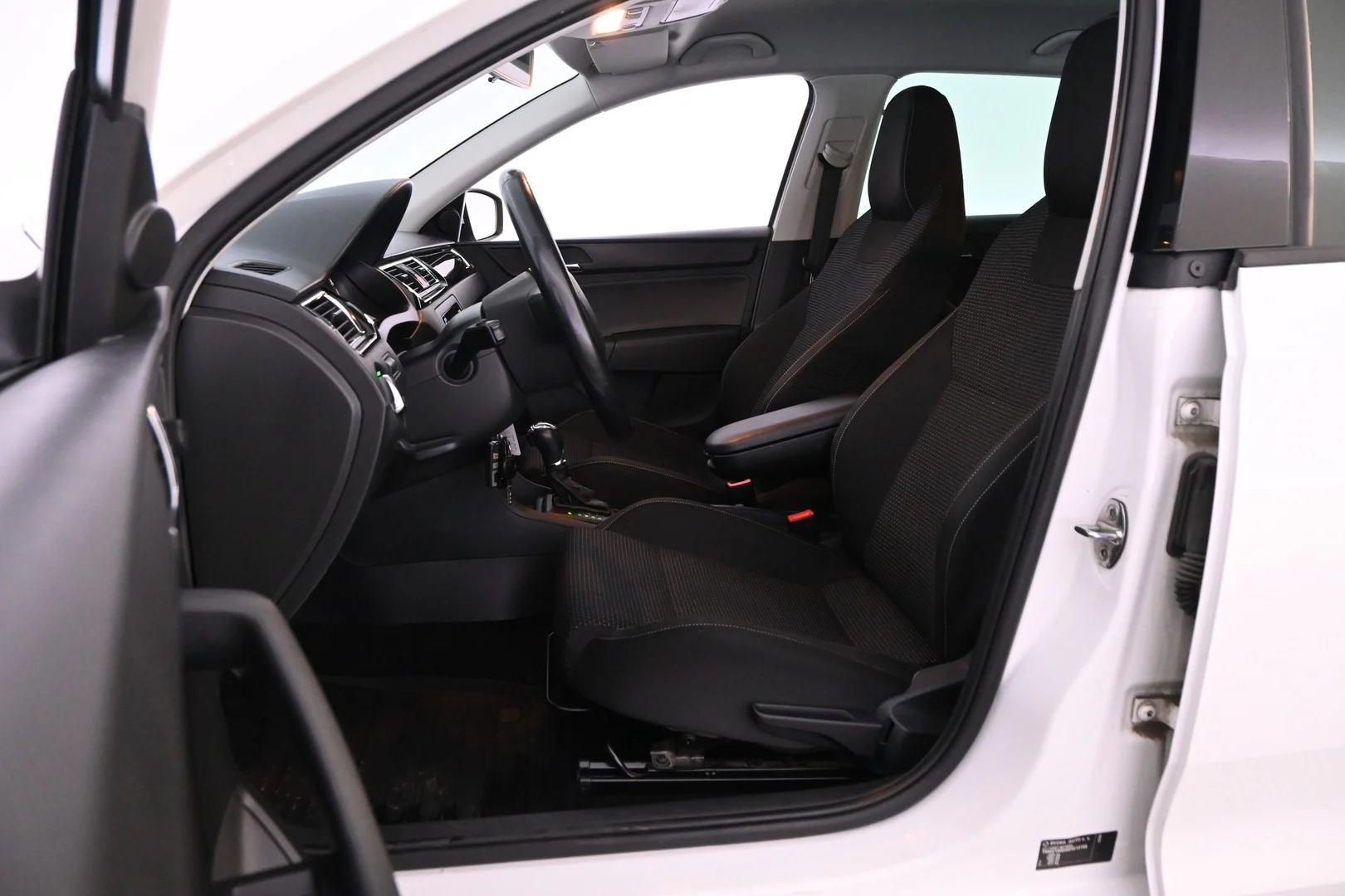Car Image - 1o69hQArAgyPWRCL6akq2N