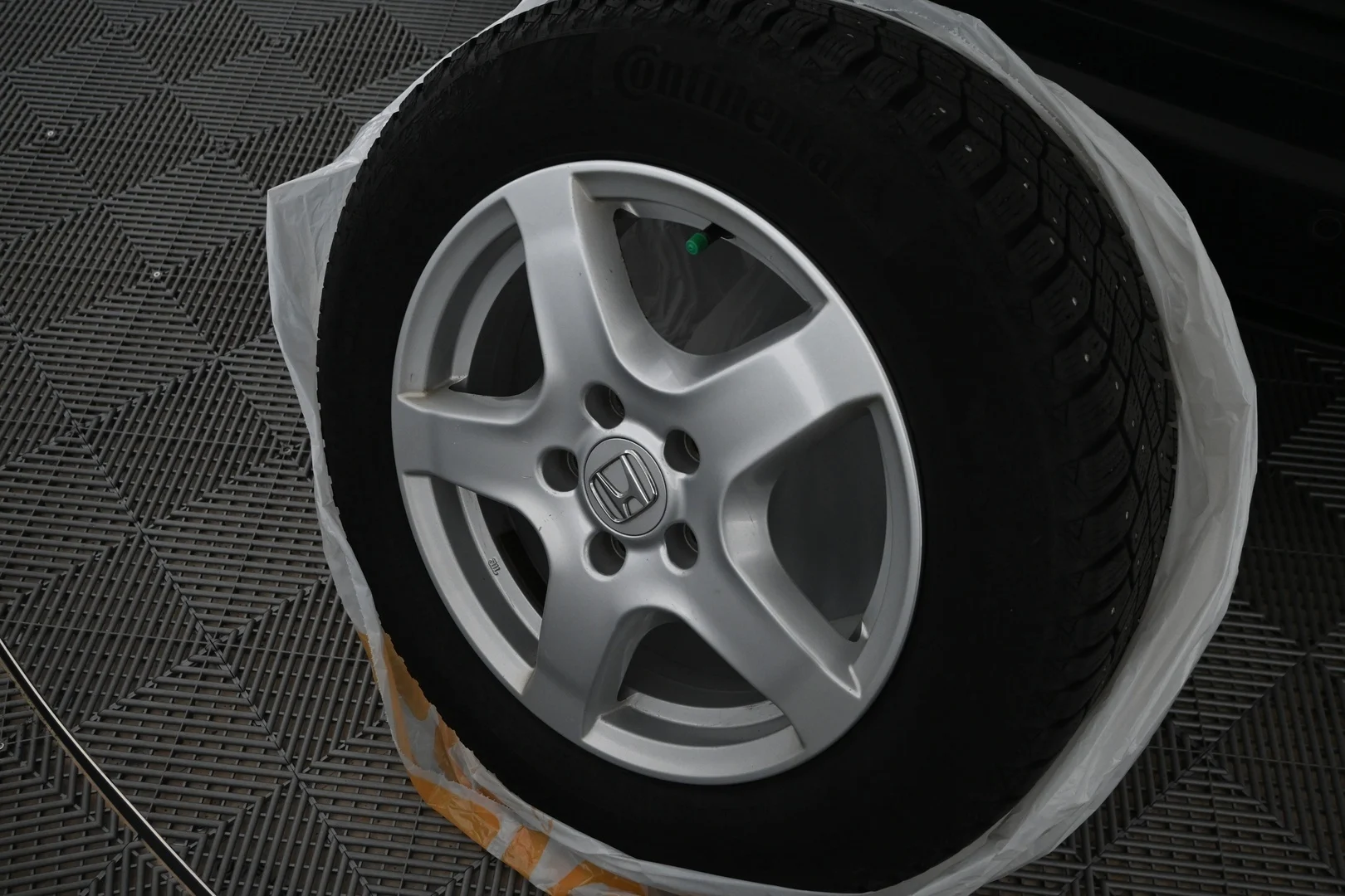 Car Image - 4rkJ7dNh5Fv1GIPFKMGBbd