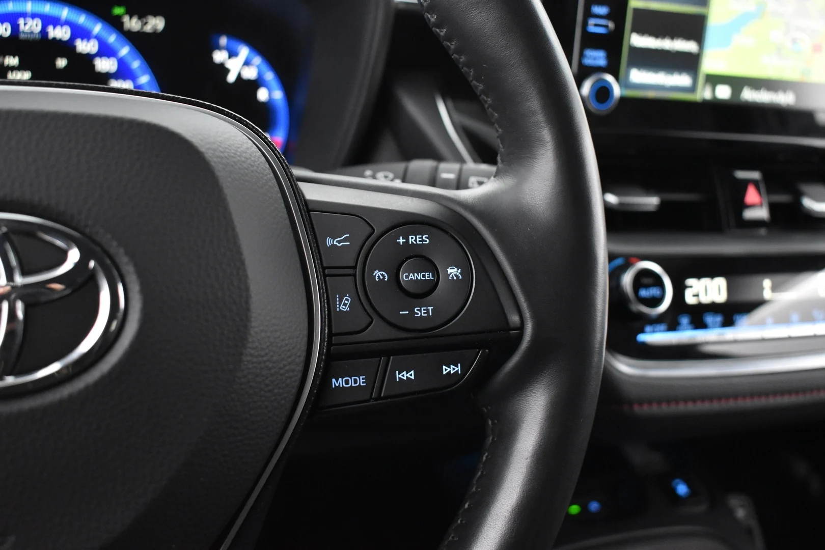 Car Image - 43Q5LSQniUnF3fVyDLxzUV