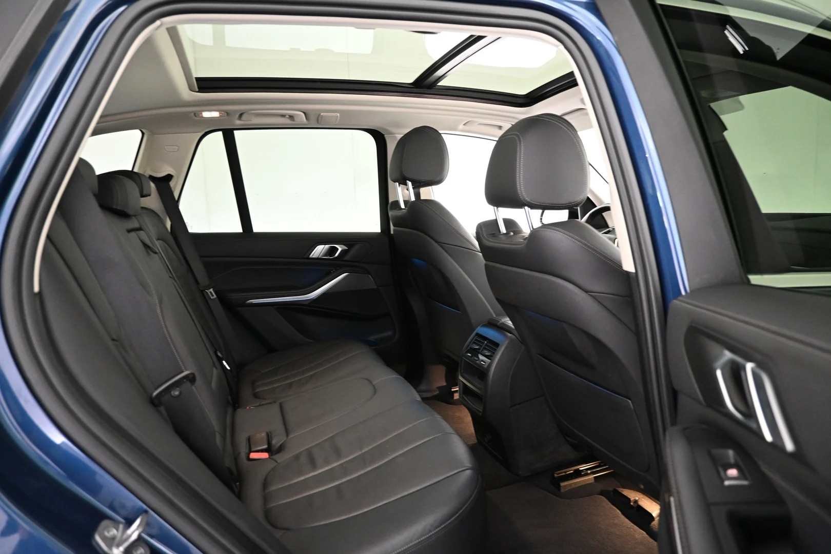 Car Image - 2Uiu79IUZ0EBfzUkx7Z2UZ