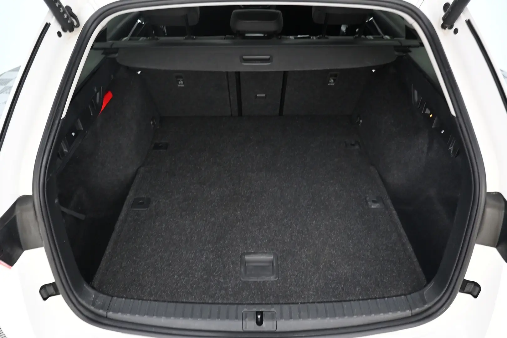 Car Image - 6XeA0b06bw9nk51Wm1dbvk