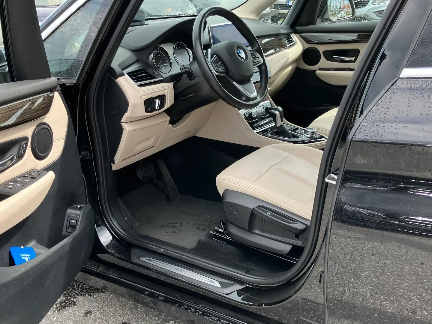 Car Image - 1jF1SrMTVBGobDWEWvVhKE