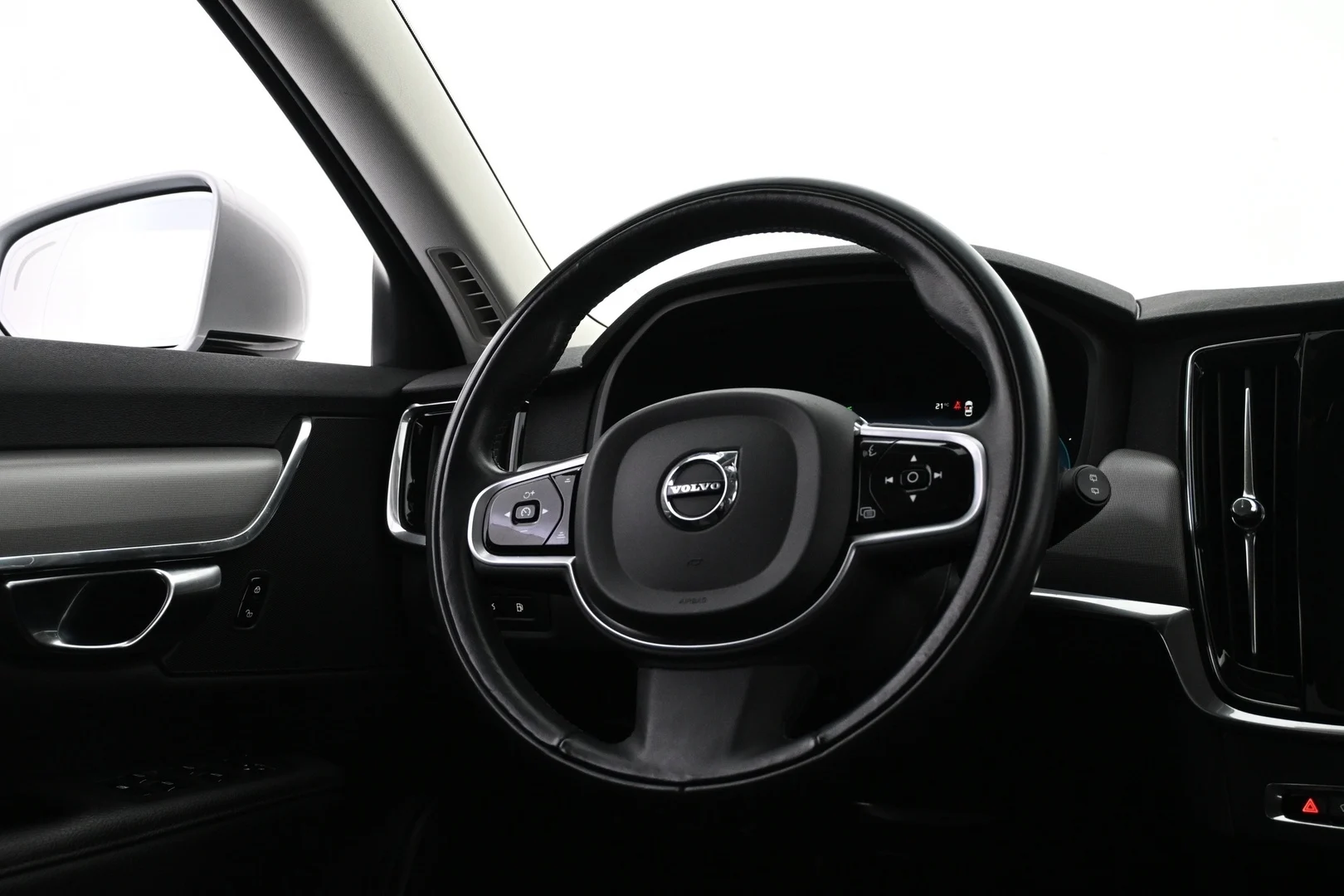 Car Image - 4naBzH1MrCn2zERTGVyjVO