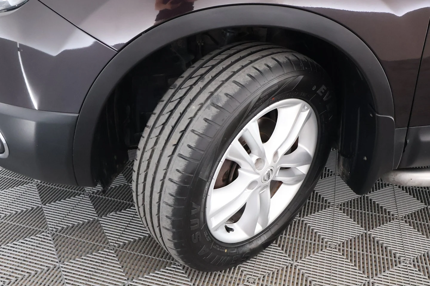 Car Image - 6YWz2TPf8Qdsrc7Jn1fZAP