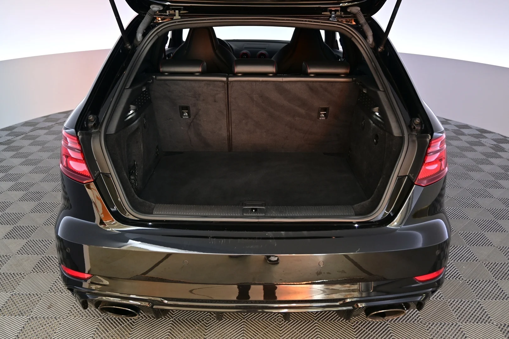 Car Image - ncXfU8ntGLfBv84DLdlz8
