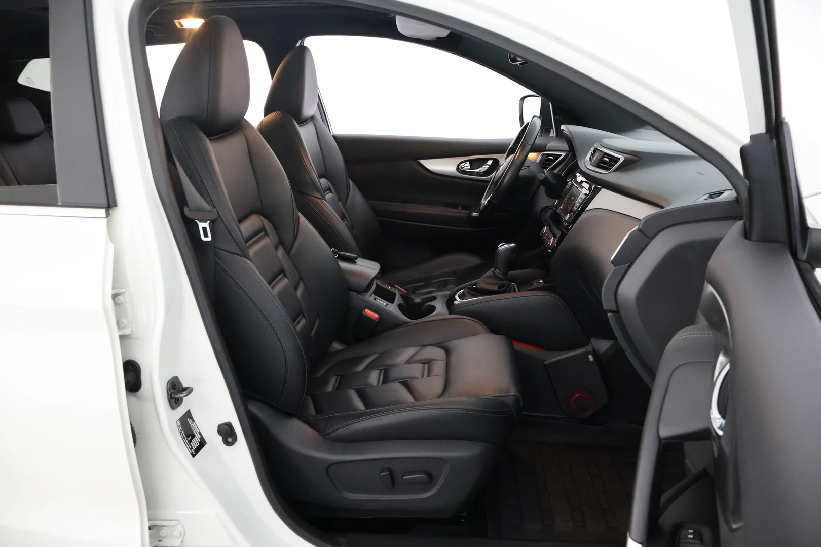 Car Image - 2wQL1FHmPcX8ez5Tr2hsvX