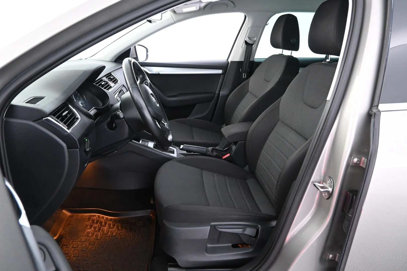 Car Image - 6Zwv4Bhb5HFgwTf6CiTcax
