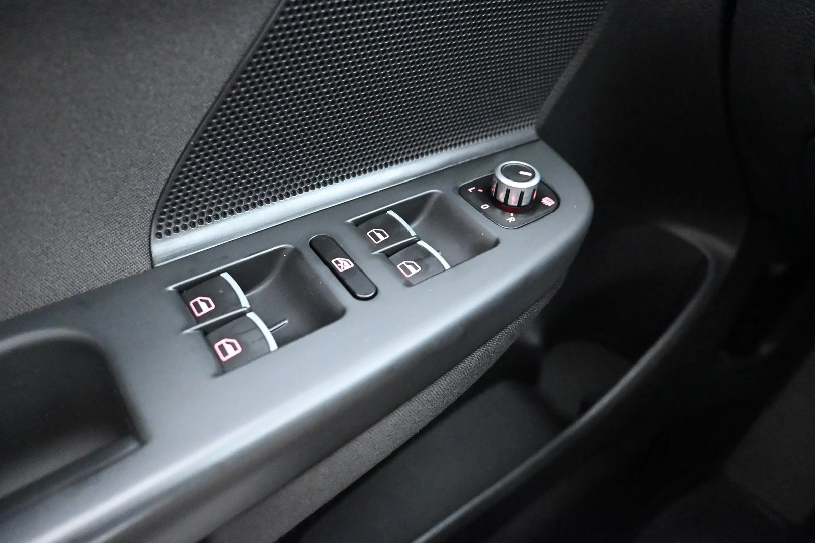 Car Image - Nz6VlDXkVubTryVsHzoJA