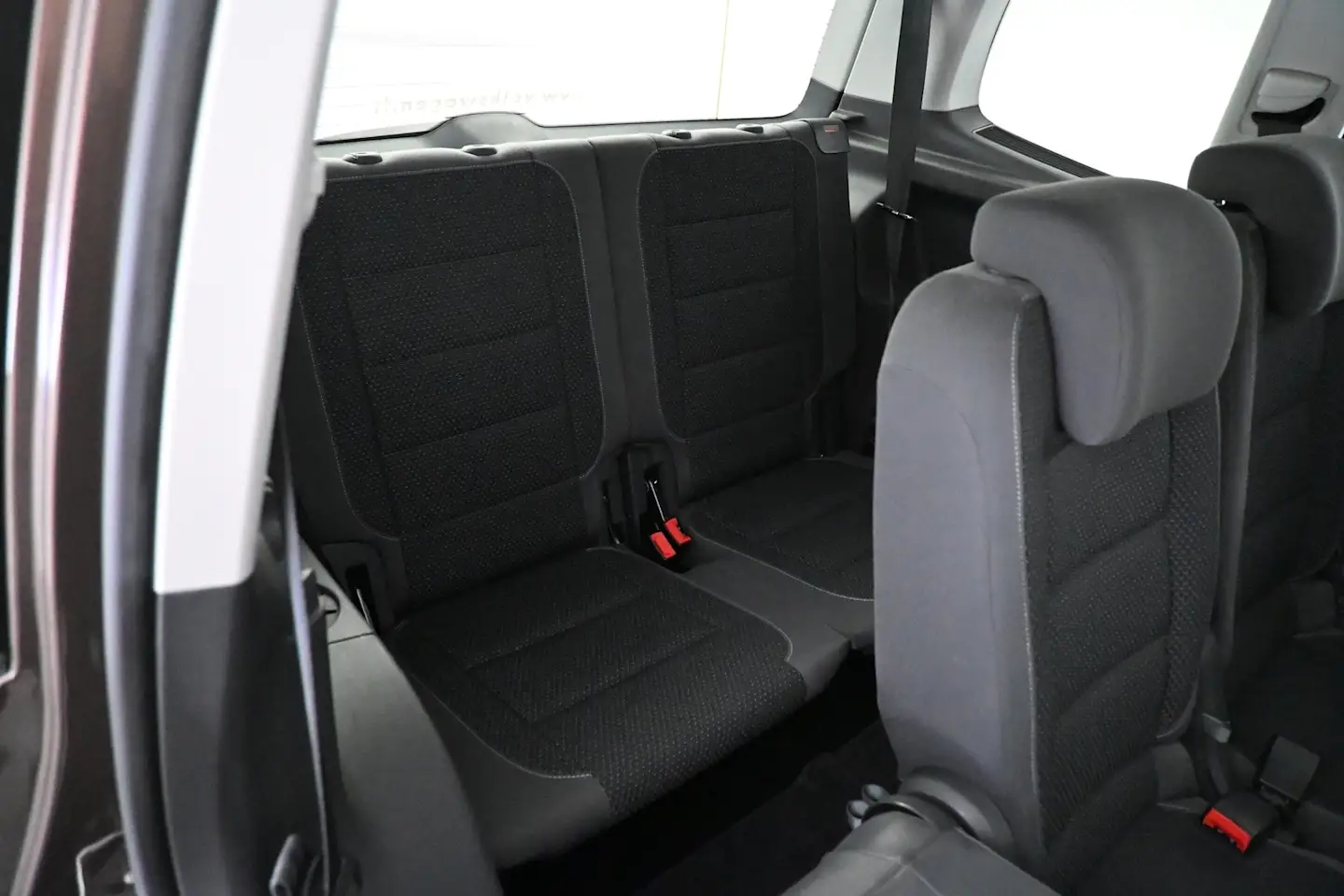Car Image - 7DaFX37COitguY9DbIhVTh