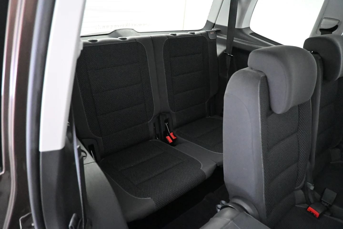 Car Image - 7DaFX37COitguY9DbIhVTh