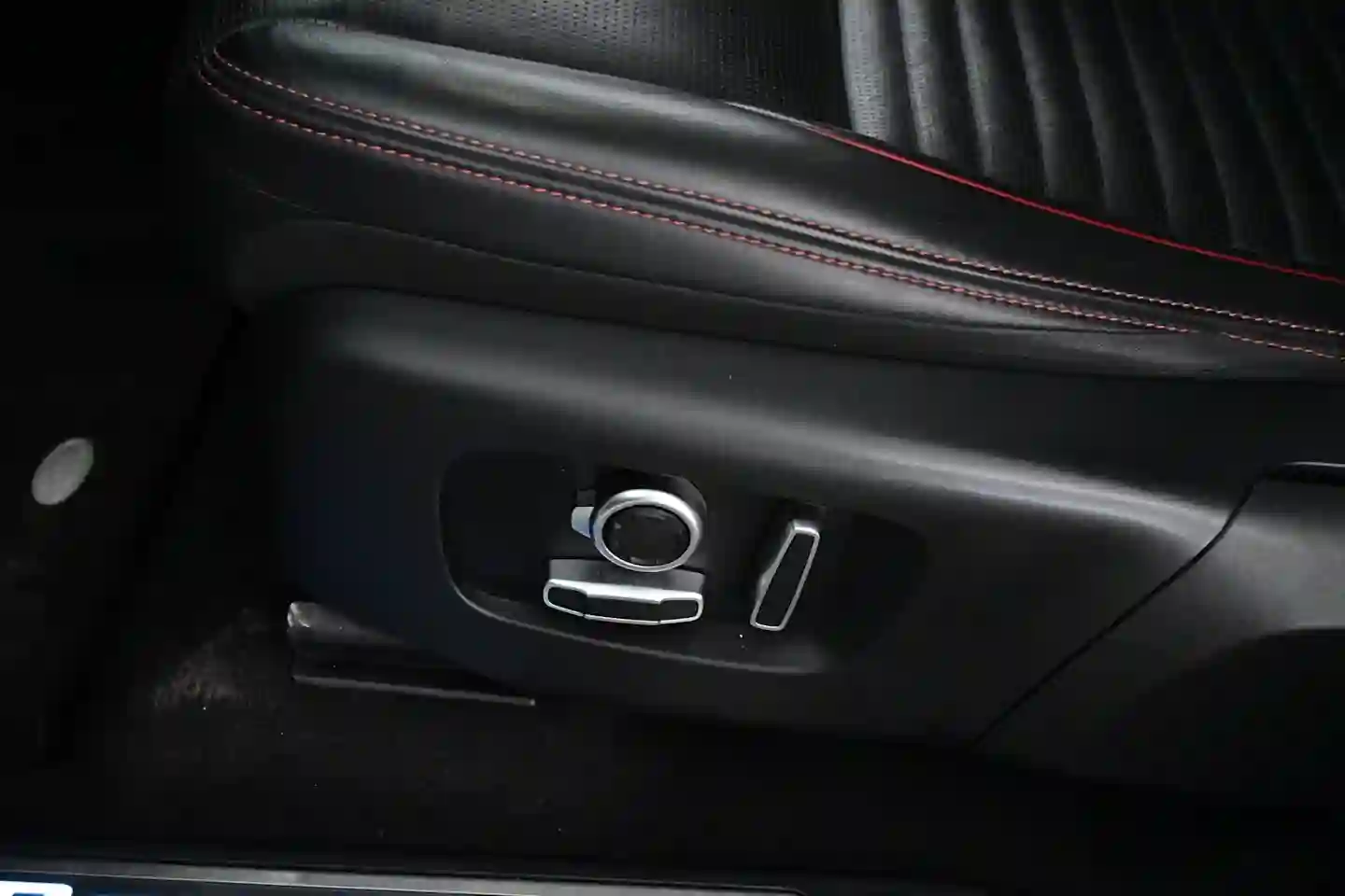 Car Image - 3HSpg8HLIiQh6kSnaHYRe7