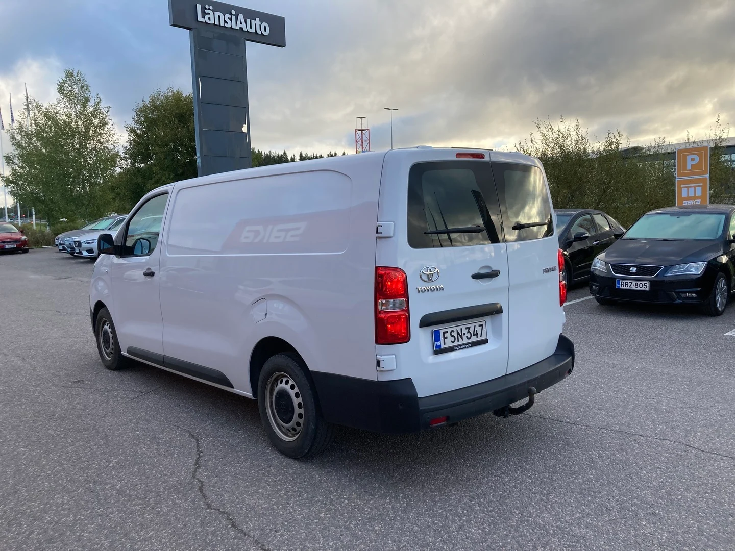 Car Image - 4ybRqXwO9nX8WFoyiyPI48