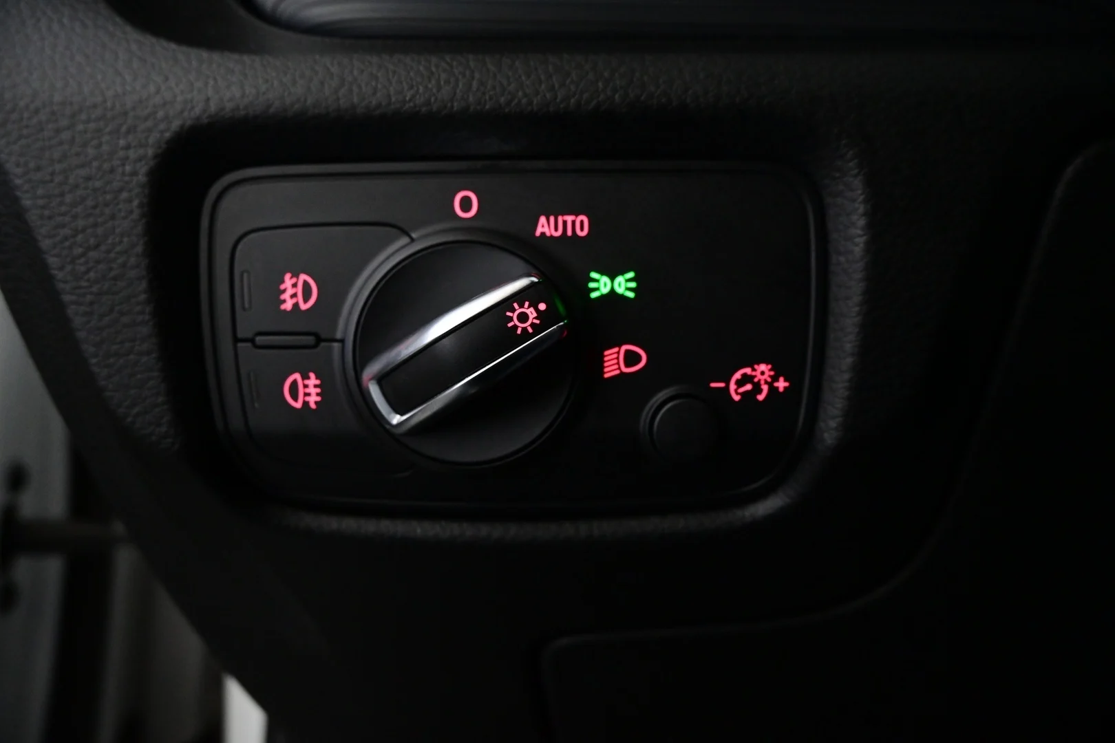 Car Image - fcLf4cOHPBOeLtnsmPOue