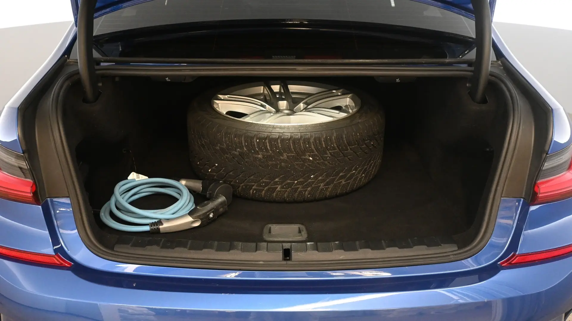 Car Image - 3NG9zJ7O92ksz9ERtzrH7a