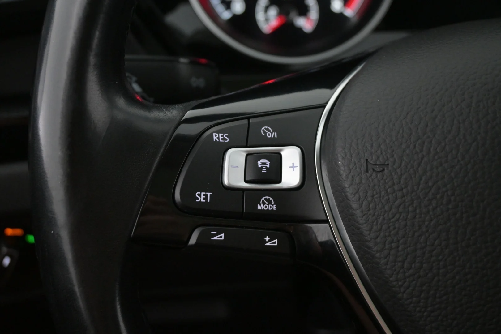 Car Image - 6faGwAkuTQ6lRWi4n9ZjqE