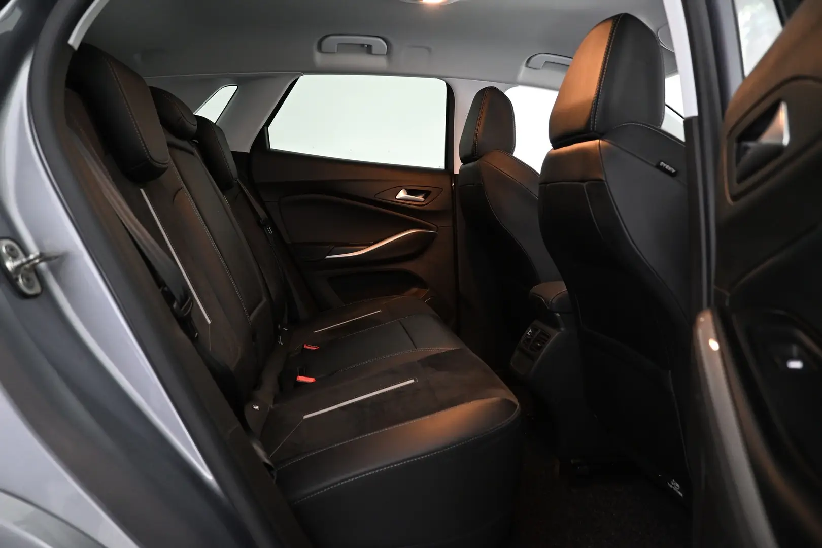 Car Image - 3taQrILPvUyrWxsc49orLb