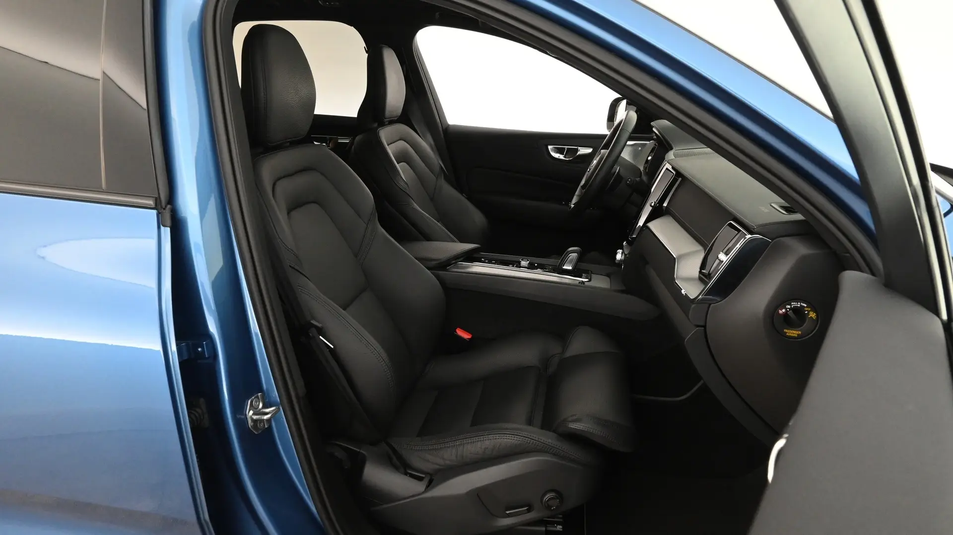 Car Image - 33gfgWDo4y6mFhlbbQwU6J