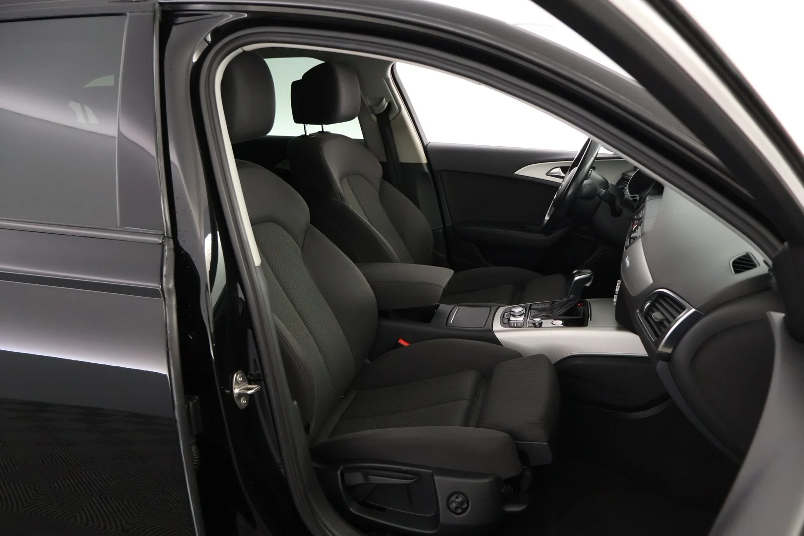 Car Image - 37jZzAKUCjlDXr88qj3yeQ